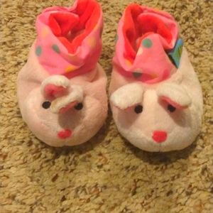 Rattle slippers